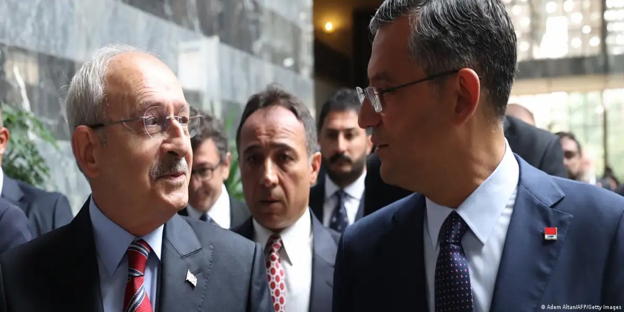Özgür Özel'den kongre öncesi açıklama: Genel Başkanımızın bir süredir tercih ettiği kayıt dışı siyasetten vazgeçmeyi öneriyorum