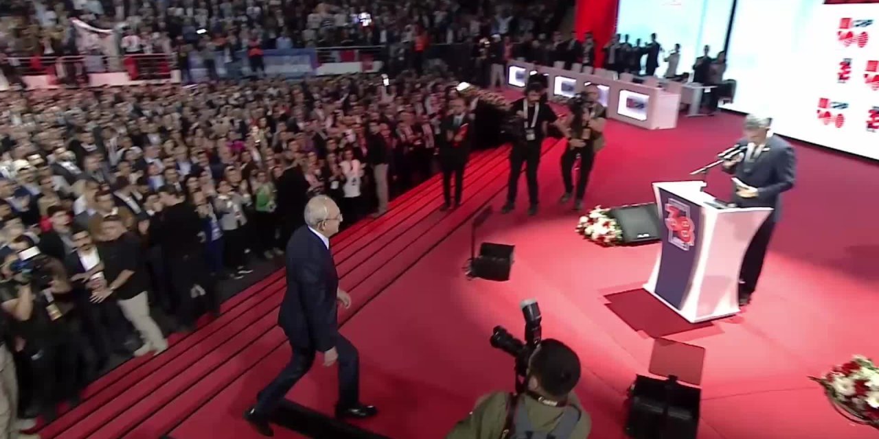 Kılıçdaroğlu, kurultayın açılış konuşmasını yaptı... İmamoğlu, oybirliği ile divan başkanlığına seçildi