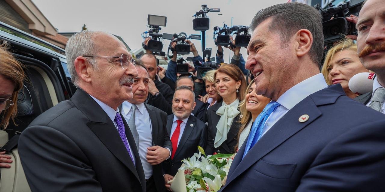 Sarıgül: 'Günün türküsünü çağıranlara inat, Bay Kemal'in yol arkadaşıyım'