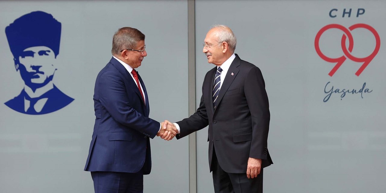 Davutoğlu'ndan CHP'ye 'hayırlı olsun' telefonu: Özel, İmamoğlu ve Kılıçdaroğlu'nu aradı