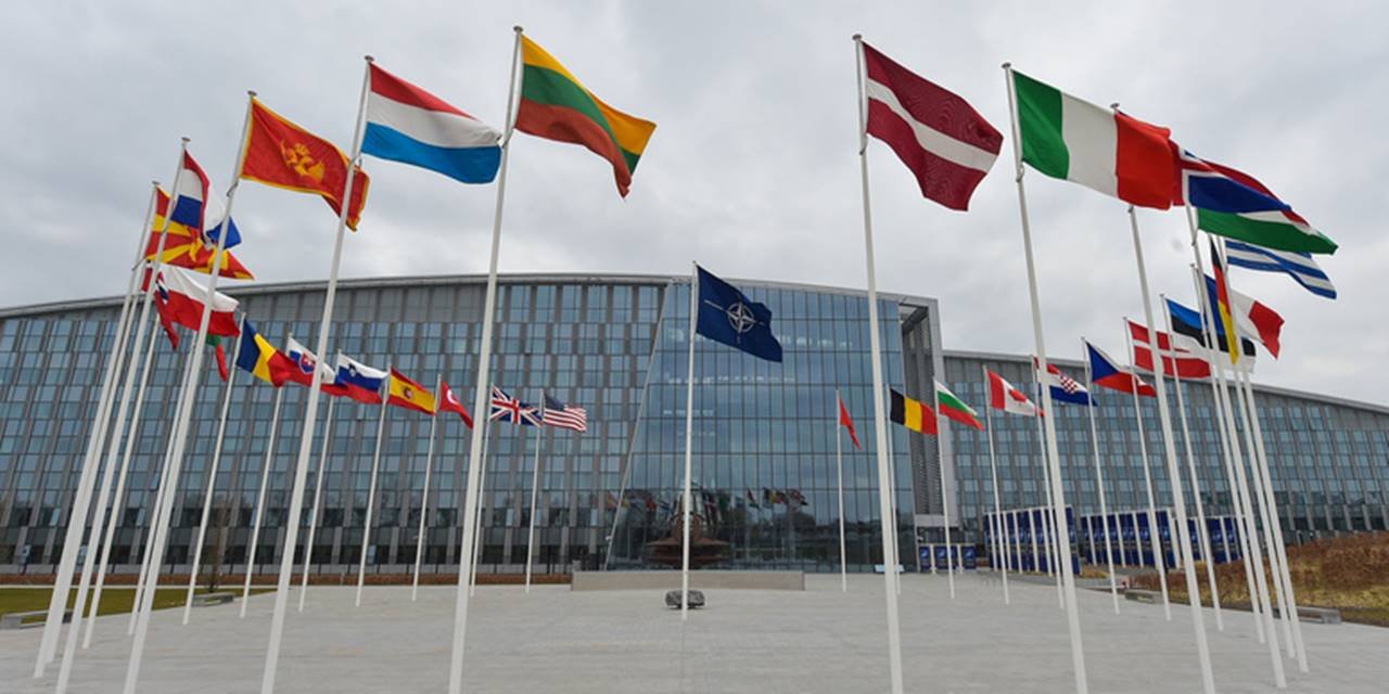 Avrupa'da konvansiyonel silah antlaşması askıya alındı