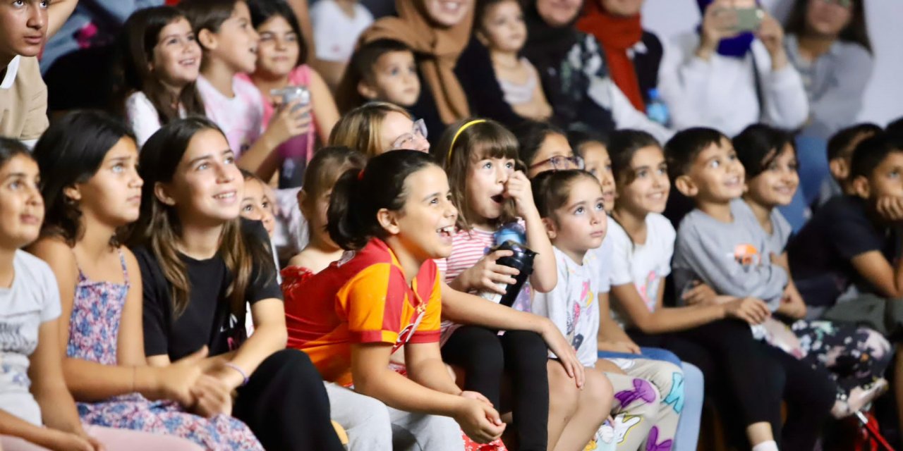 DİDİMLİ ÇOCUKLAR SİNEMA FİLMİNİ KEYİFLE İZLEDİ