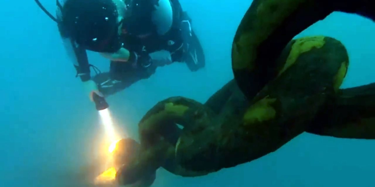 Geminin çapasına bağlanmış: İskenderun Körfezi'nde 52 kilo kokain ele geçirildi