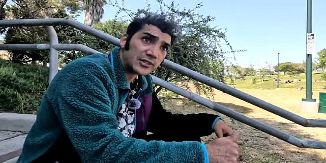 Kadir Gecesi rakılı fotoğraf paylaştığı için işten atılan Pegasus çalışanı, kaçak yolla ABD'ye iltica etti