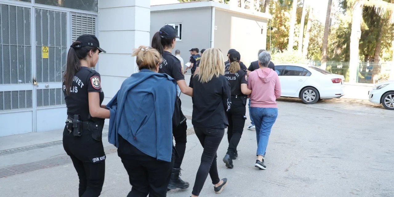 Almanya'da Yaşayan Türkleri Hedef Aldılar Mersin'de Yakalandılar