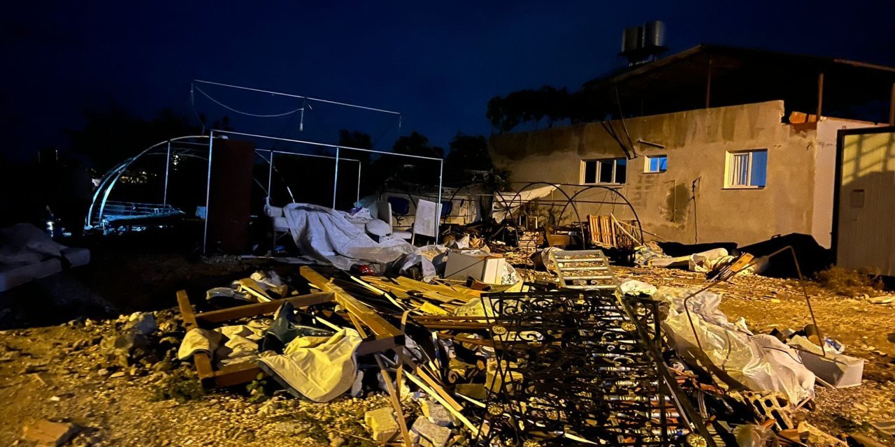 Hatay’da depremzedelerin kurduğu çadırlarda yangın
