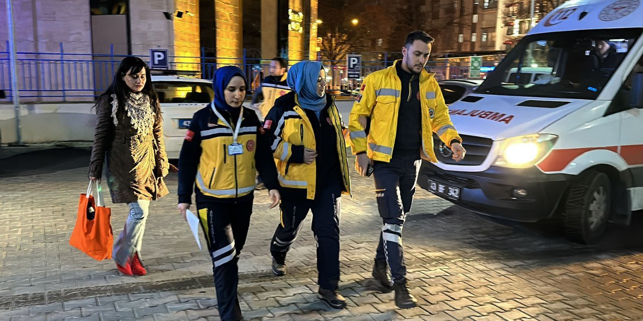 Baba-oğul, sağlık personeline demir sopayla saldırdı