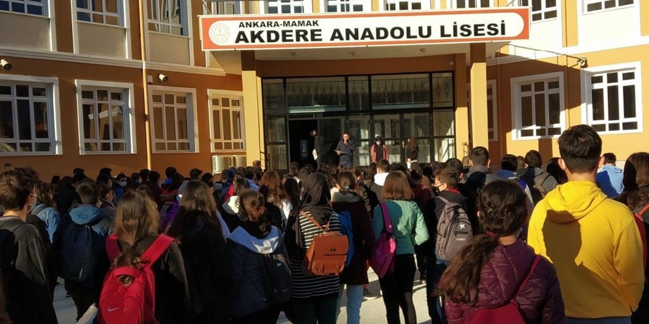 Okul kermesinden toplanan paralar İHH'ye verildi