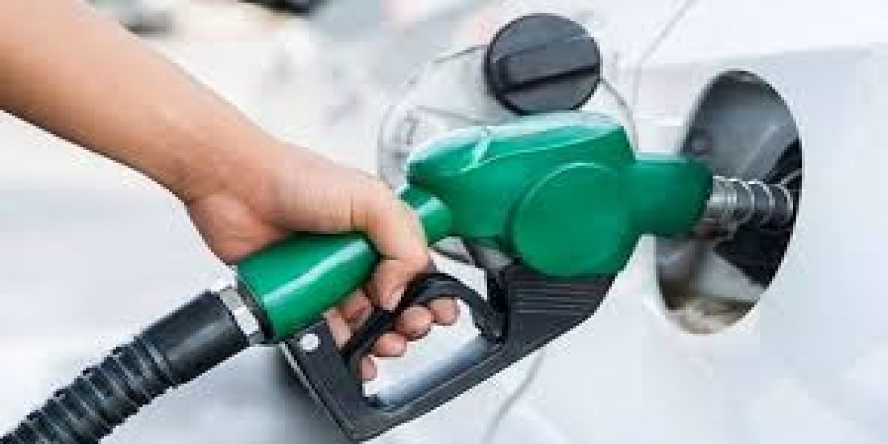 Benzine büyük zam  kapıda! 7 lirayı geçecek...