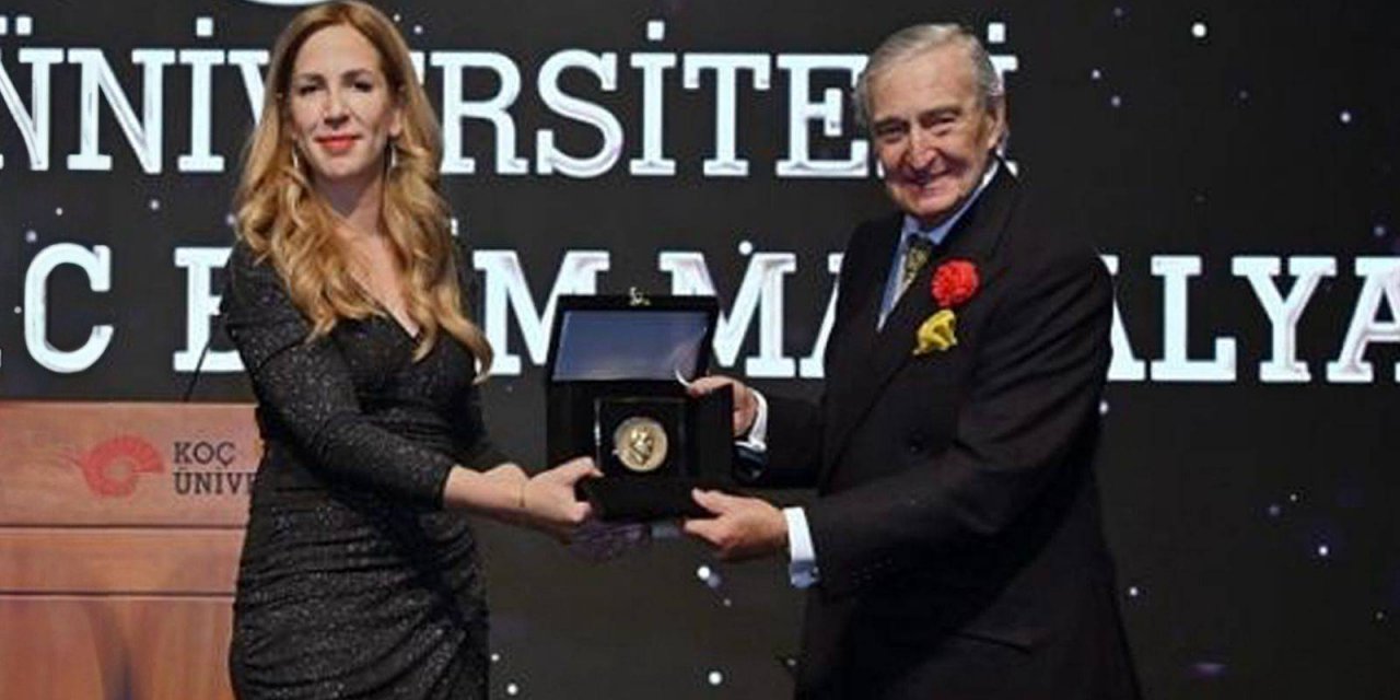 Ertuğrul Özkök: Erdoğan, önceki gece Koç’un ödül törenine katılsaydı çok şaşırırdı ve gecenin baş konusu; Hakan Ateş’in muhteşem egosu