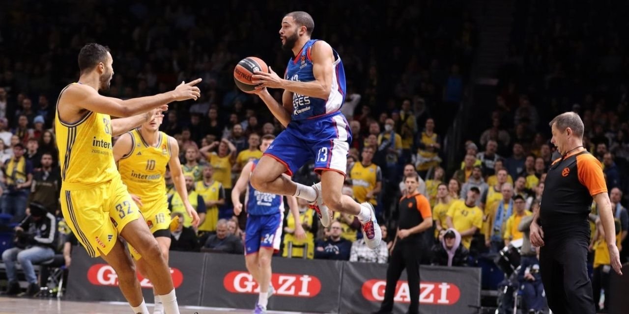 Anadolu Efes Alman rakibini mağlup etti... Ligde 7'nci galibiyet