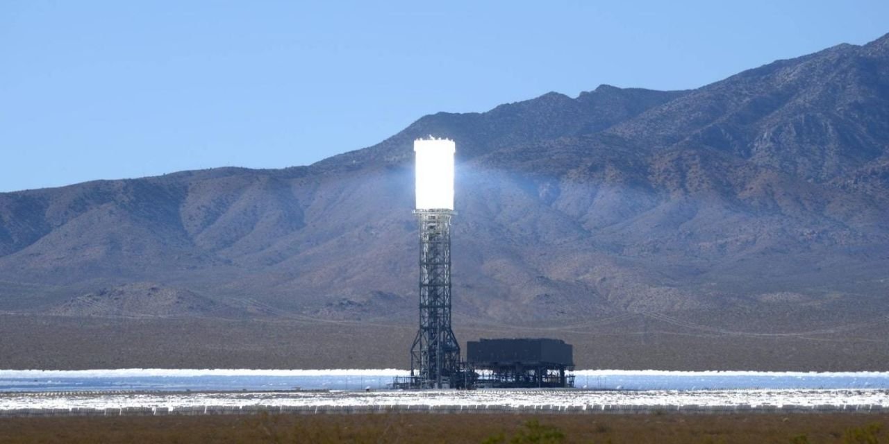 Hem gece hem gündüz elektrik üretebilen güneş paneli yapıldı
