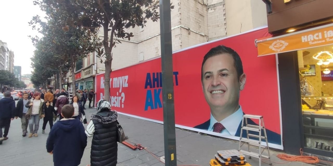 AKP'li Belediyeden, CHP'li başkan adayının afişini indirme girişimi