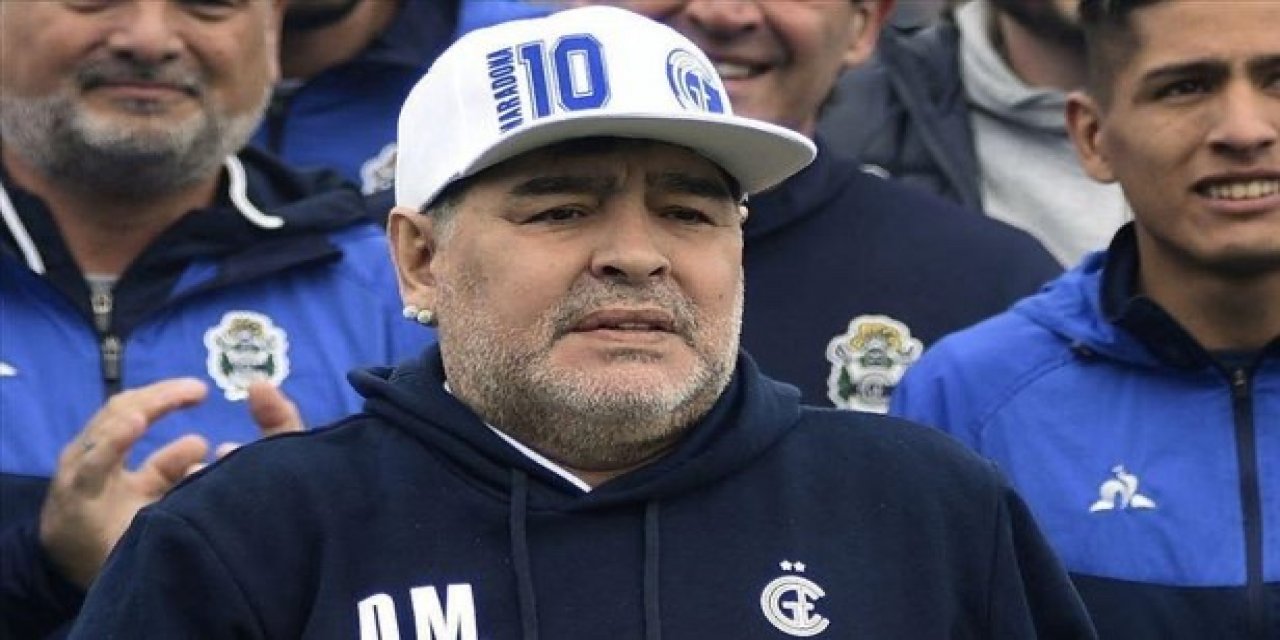 Efsane futbolcu Diego Armando Maradona hayatını kaybetti!
