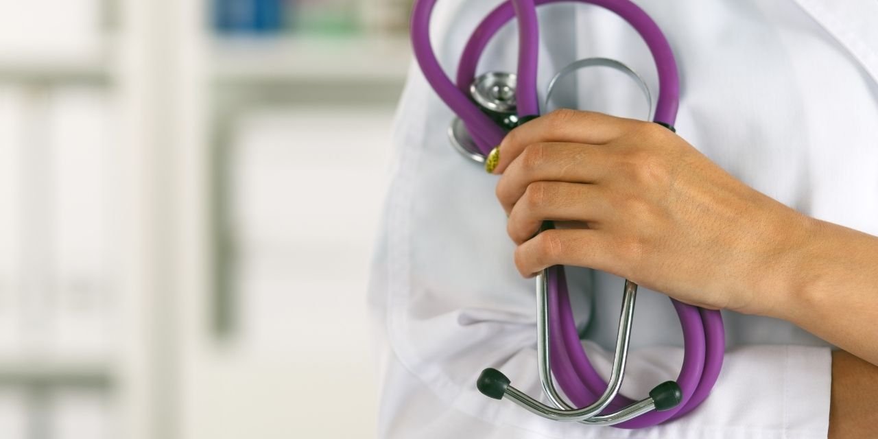 İyi hal belgesi alan hekim verileri Bakan Koca ile TTB'yi karşı karşıya getirdi