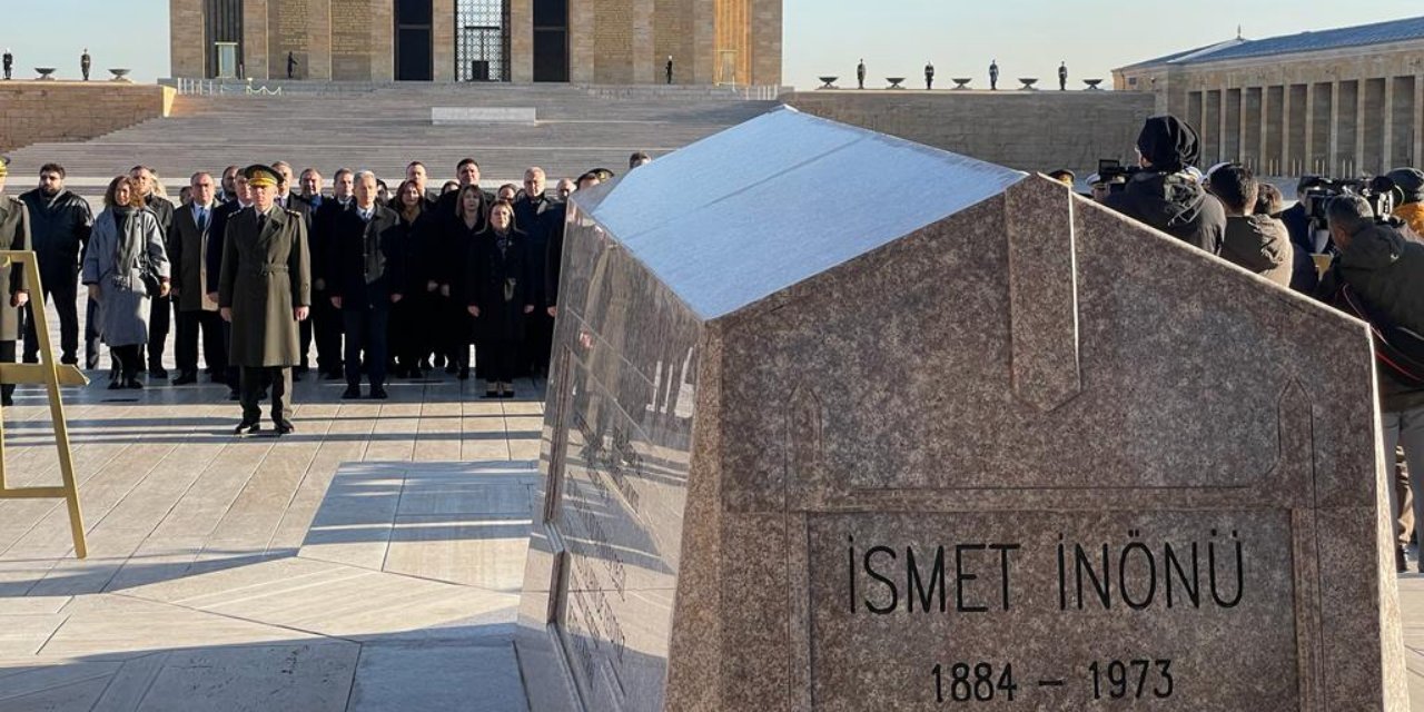 İsmet İnönü, vefatının 50. yılında Anıtkabir'de anıldı