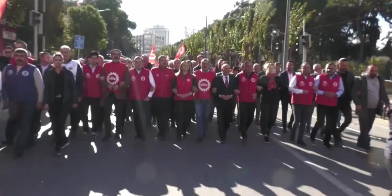 Asgari ücret 17 bin 2 TL: KESK, DİSK ve HAK-İş'ten tepki