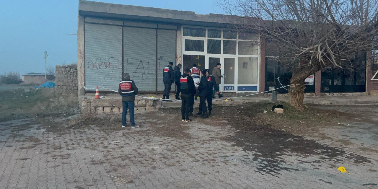 Akrabalar arasında silahlı kavga: 3 ölü