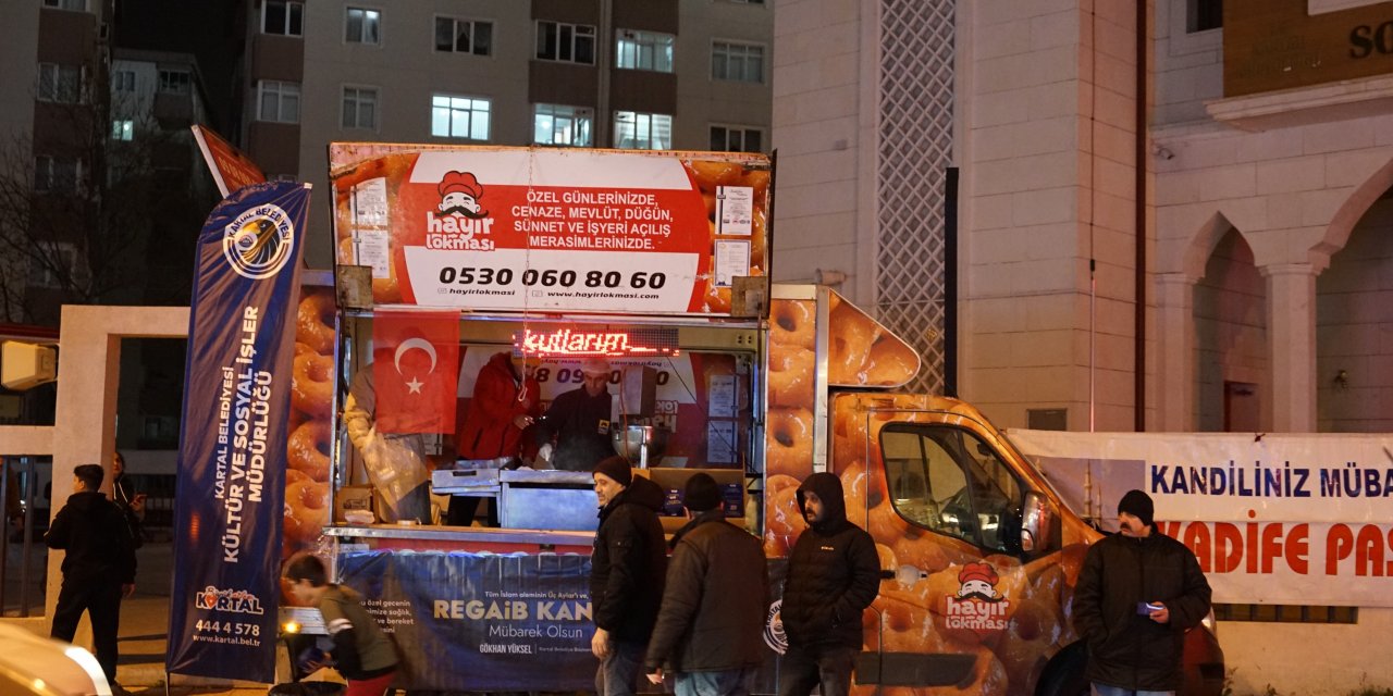 Kartal Belediyesi’nden Kandil Simidi ve Hayır Lokması İkramı