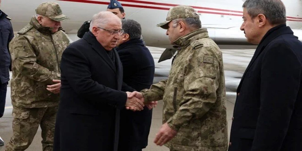 Milli Savunma Bakanı Güler ve komutanlar sınırda