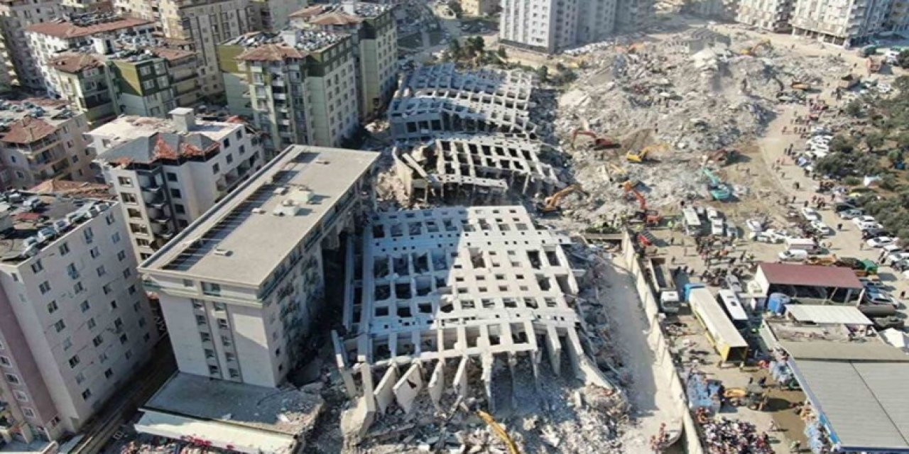 Rönesans Rezidans'ın enkazından kurtarılan kadın: 'Yeğenim ve ablamdan hiçbir haber yok'