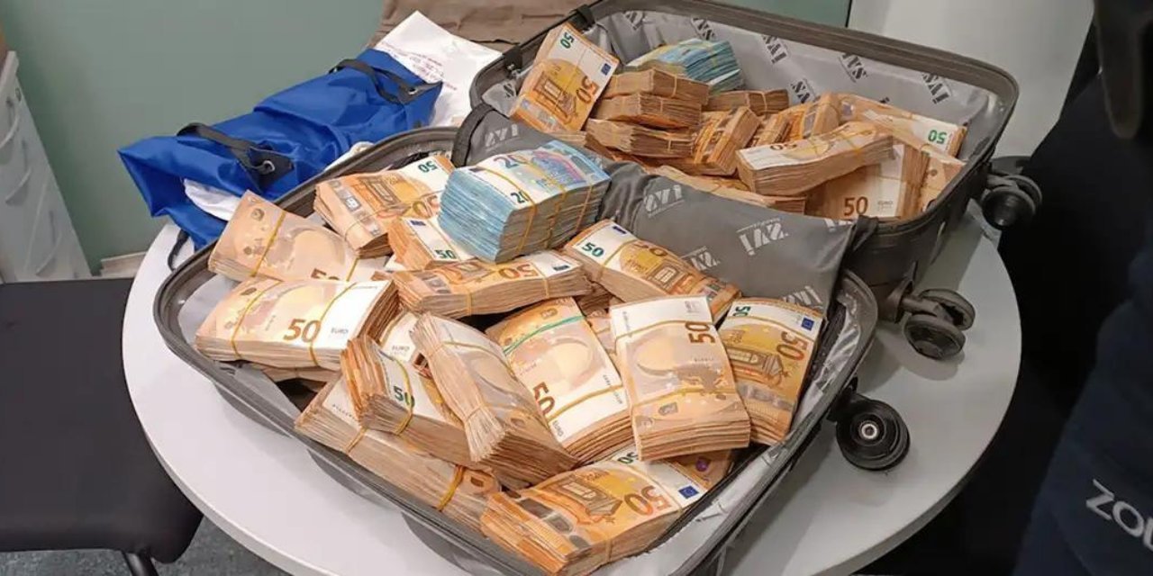 Yolcunun üzerindeki 455 bin Euro'ya el kondu