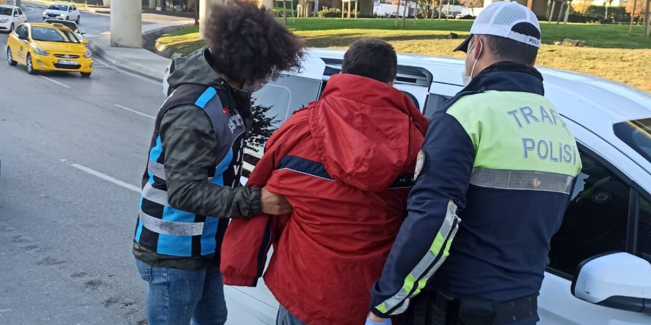 Motosiklet üzerinde iğrenç olay; şüpheli yakalandı