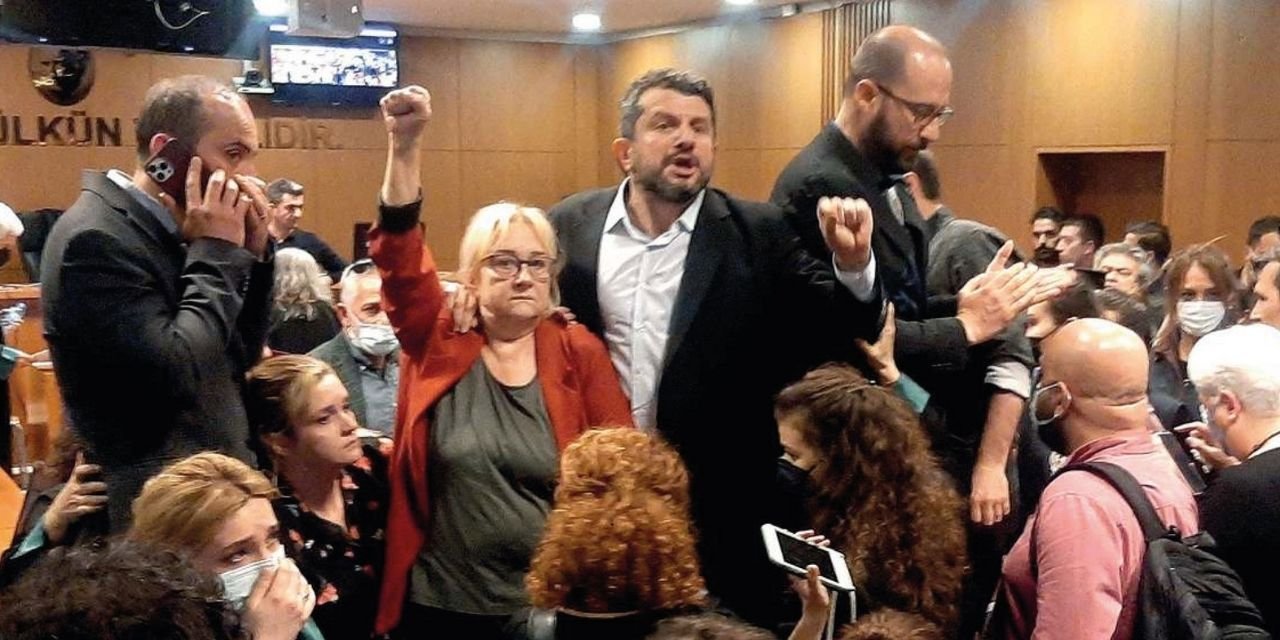 Mücella Yapıcı'dan Bozdağ'a: TBMM tarafından Fetullah'ın itibarı iade edilmiştir