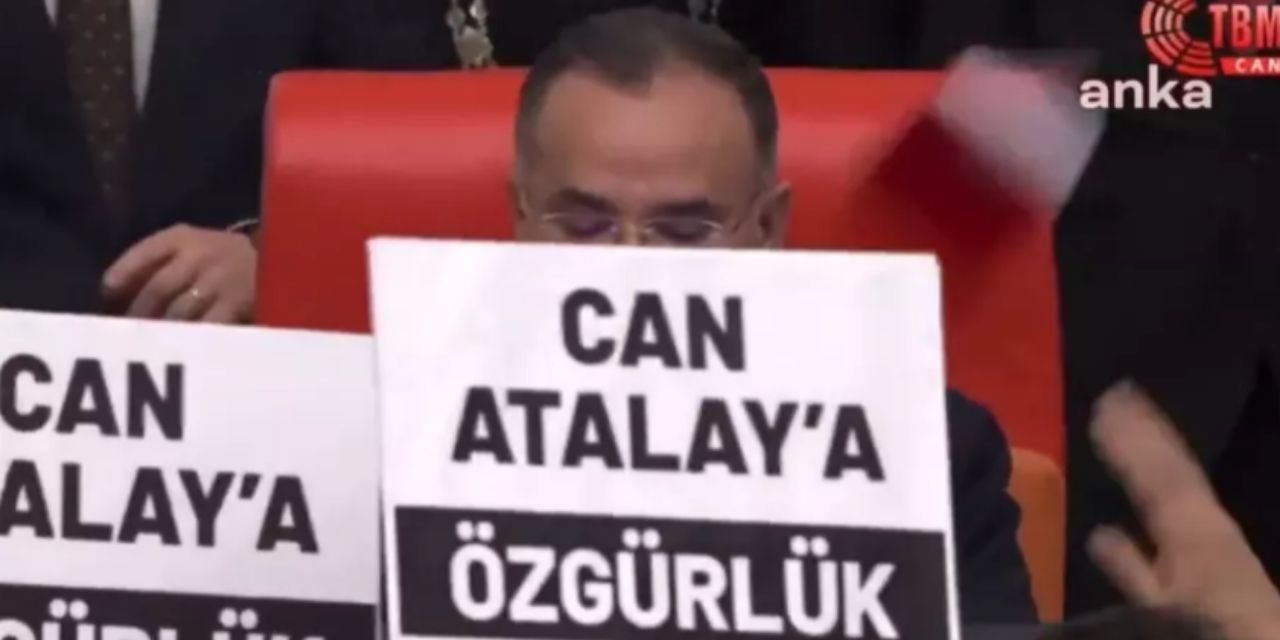 Can Atalay kararını okuyan Bozdağ'a anayasa fırlatmıştı: Planlı bir şey değildi