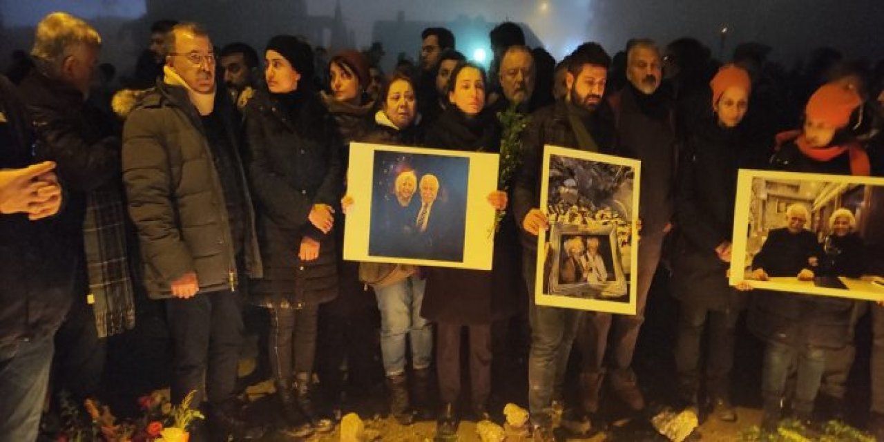 Rana Apartmanına hayatını kaybedenler ve bulunamayanlar için mum bırakıldı