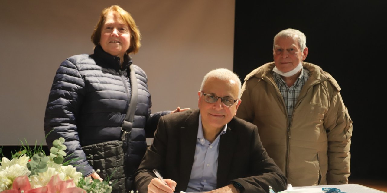 Gazeteci-Yazar Merdan Yanardağ, Söyleşi ve İmza Gününde Kartallılarla Buluştu