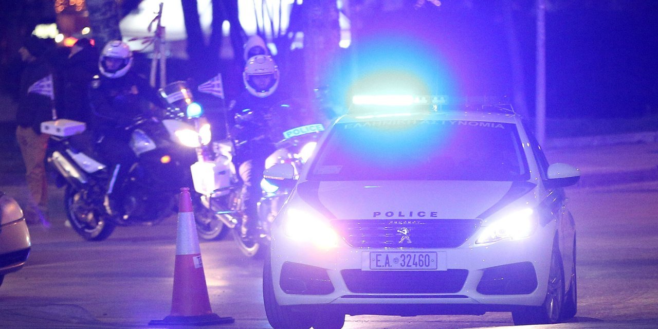 Yunanistan'da futbol camiasının tanıdığı iş insanını AK-47 ile tarayıp, aracında yaktılar