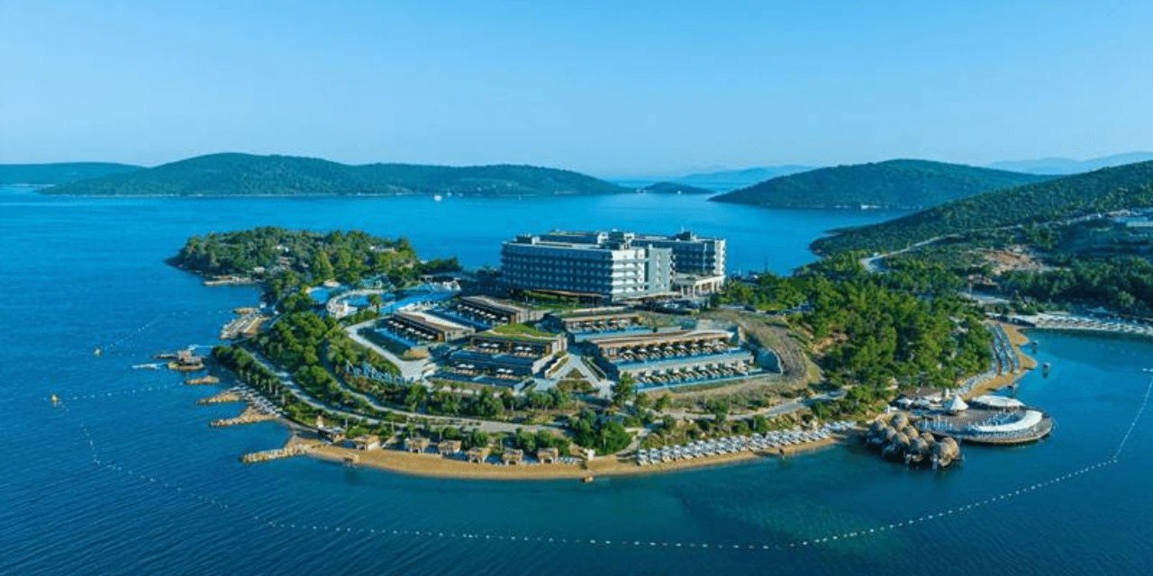 Yangınla kül olan ormanlık alana önce otel, sonra lüks villa yapıldı