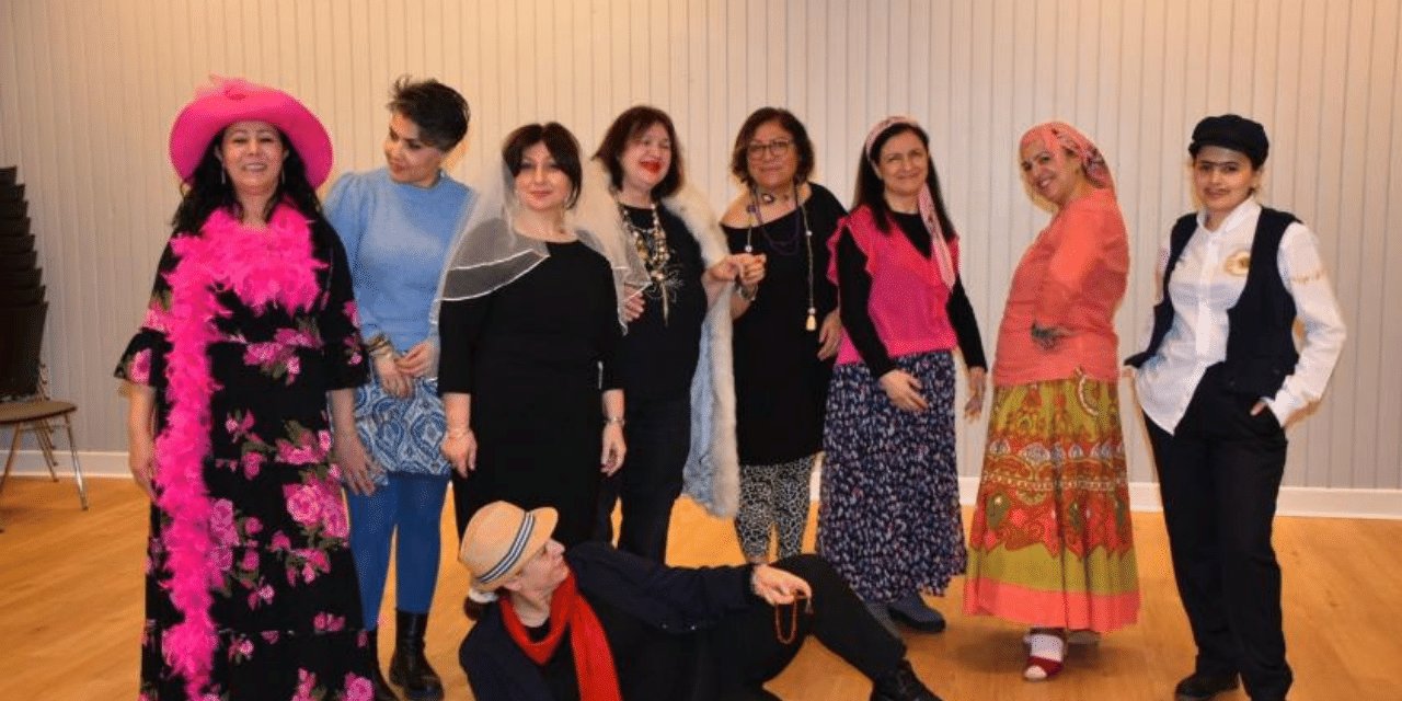 Kadınların birbirinin soluğu olduğu oyun: Kocamı gömme töreni