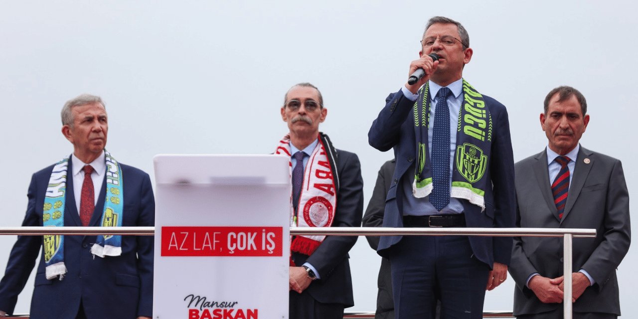 Özgür Özel: Sevgililer Günü'nde Tayyip Bey Sisi'ye koşturmuş