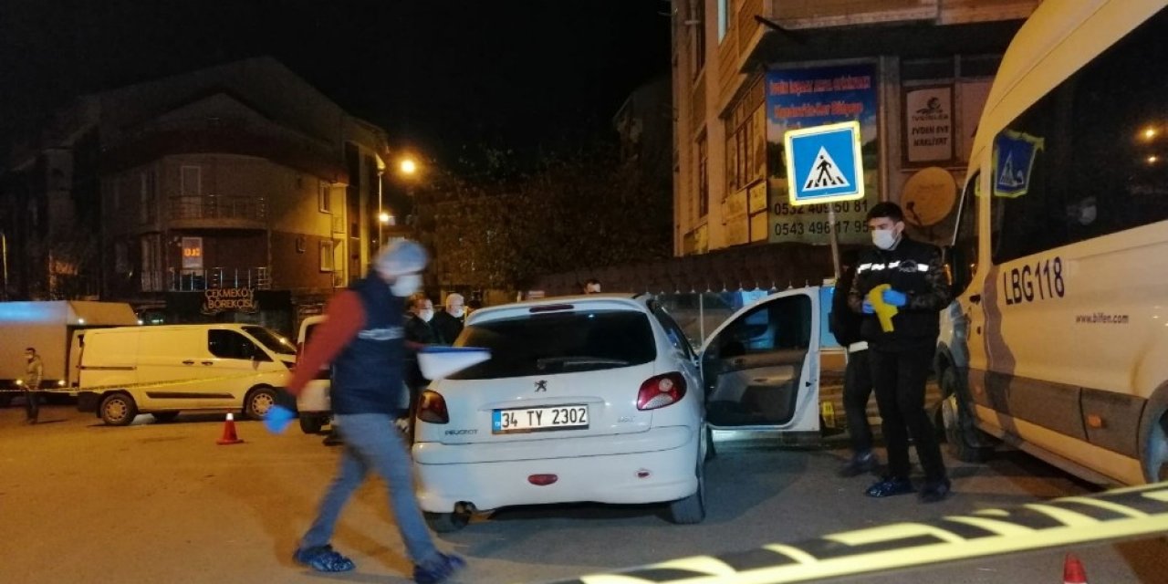 İSTANBUL - ÇEKMEKÖY'DE SİLAHLI KAVGA: 2 YARALI