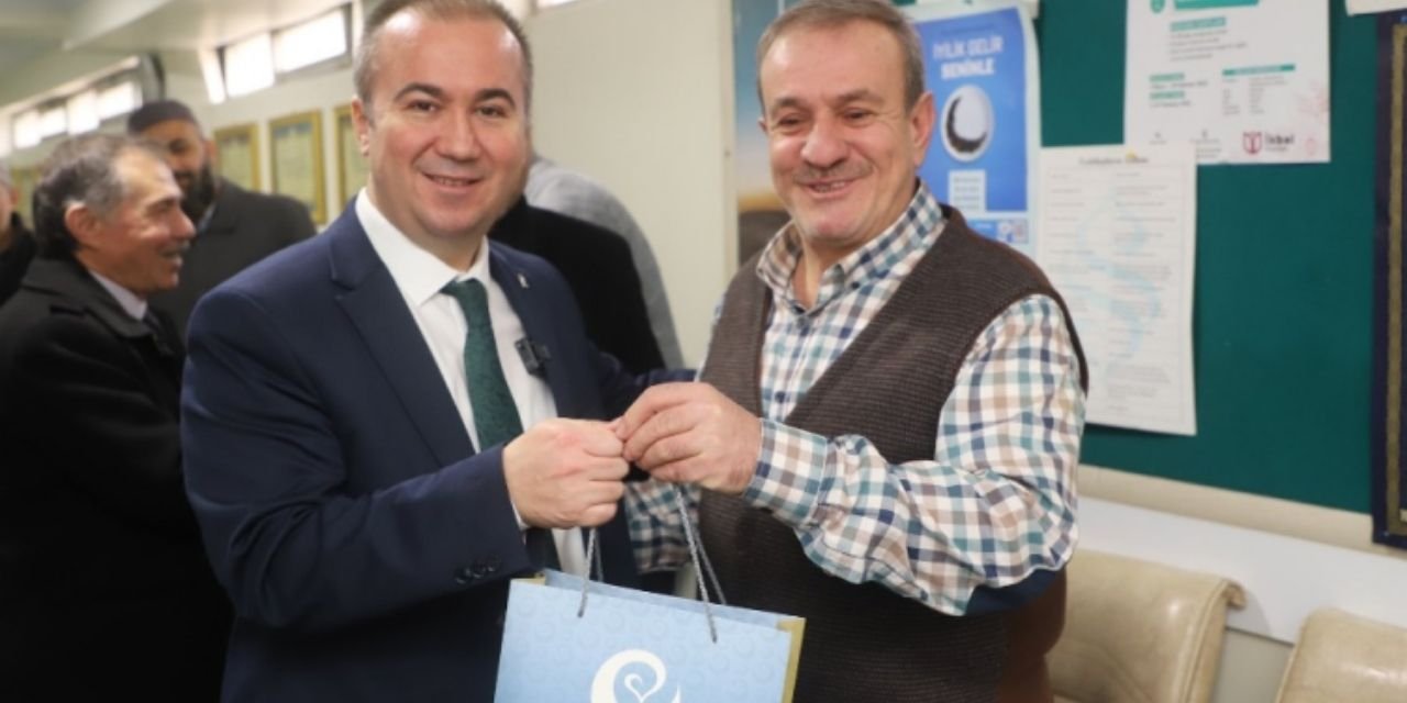 AKP adayı seçim çalışmasına tarikat ziyaretleriyle start verdi