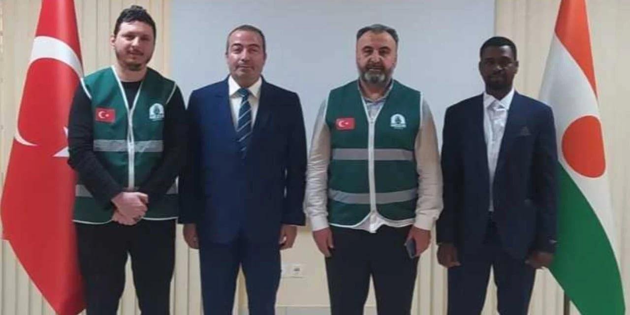 Nijer Büyükelçisi, tarikatı makamında ağırladı