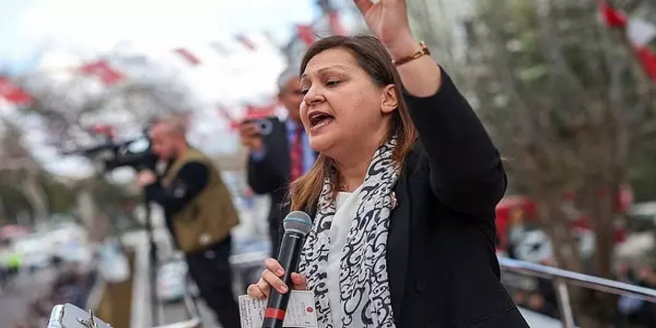 DEM'liler Belediyeye giremez demişti: Burcu Köksal'ın ihraç edilmesi için dilekçe verildi.