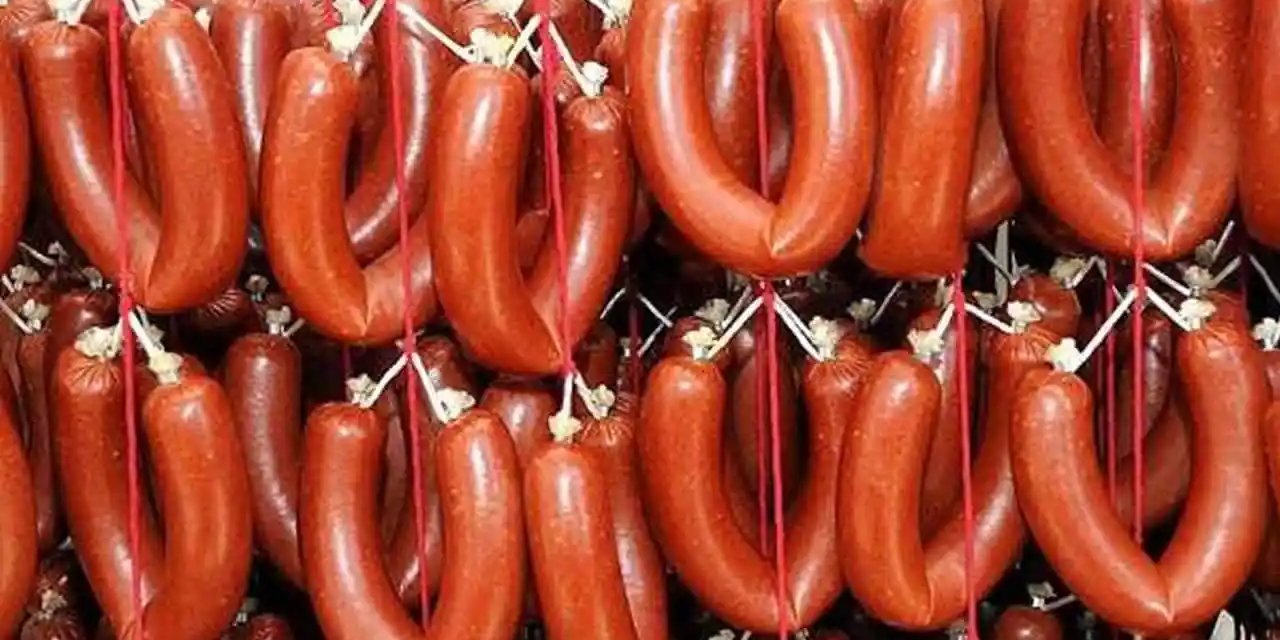 Sucuk yapacaklardı: 700 kilo at ve eşek eti ele geçirildi