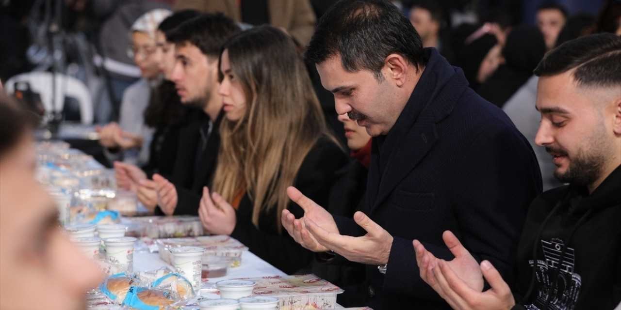 Murat Kurum, deprem bölgesinde vaat edilen 650 bin konutu yapmışlar gibi anlattı