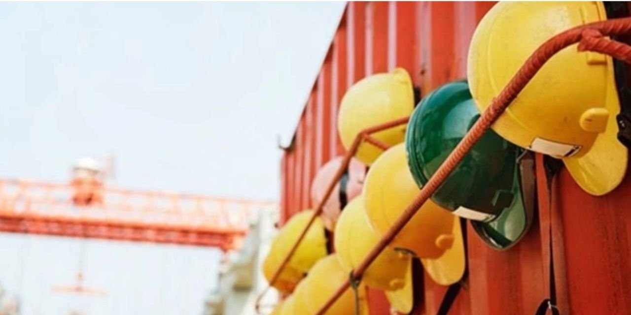 Kamu çalışanına yapılan koruyucu kıyafet yardımı kesildi