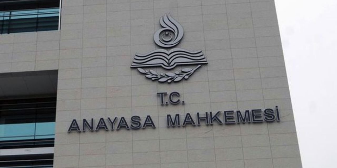 AYM’den doçentler için ‘özel hayata saygı’ kararı