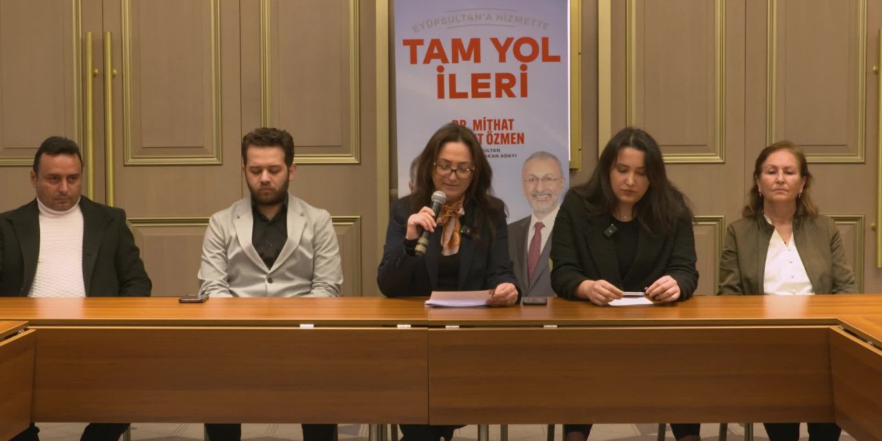İYİ Parti Eyüp İlçe Başkanı partisinden istifa etti, CHP'ye destek açıkladı
