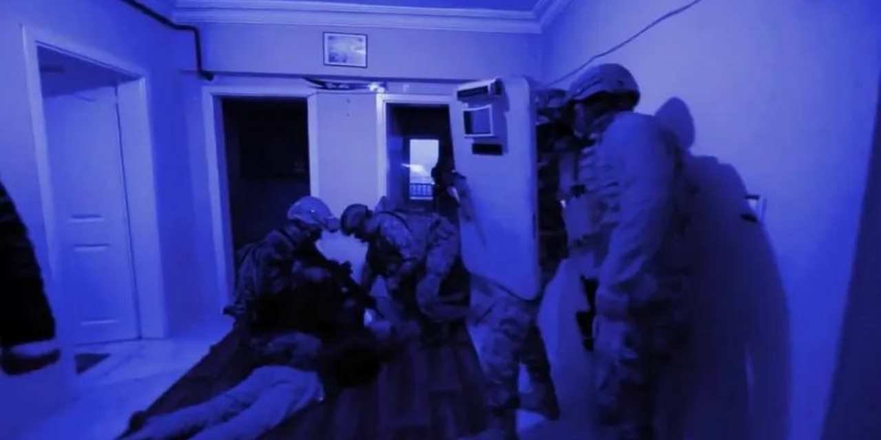 Hatay'da operasyon: Göçmen kaçakçılığı yapan 'Alevler' çetesi çökertildi