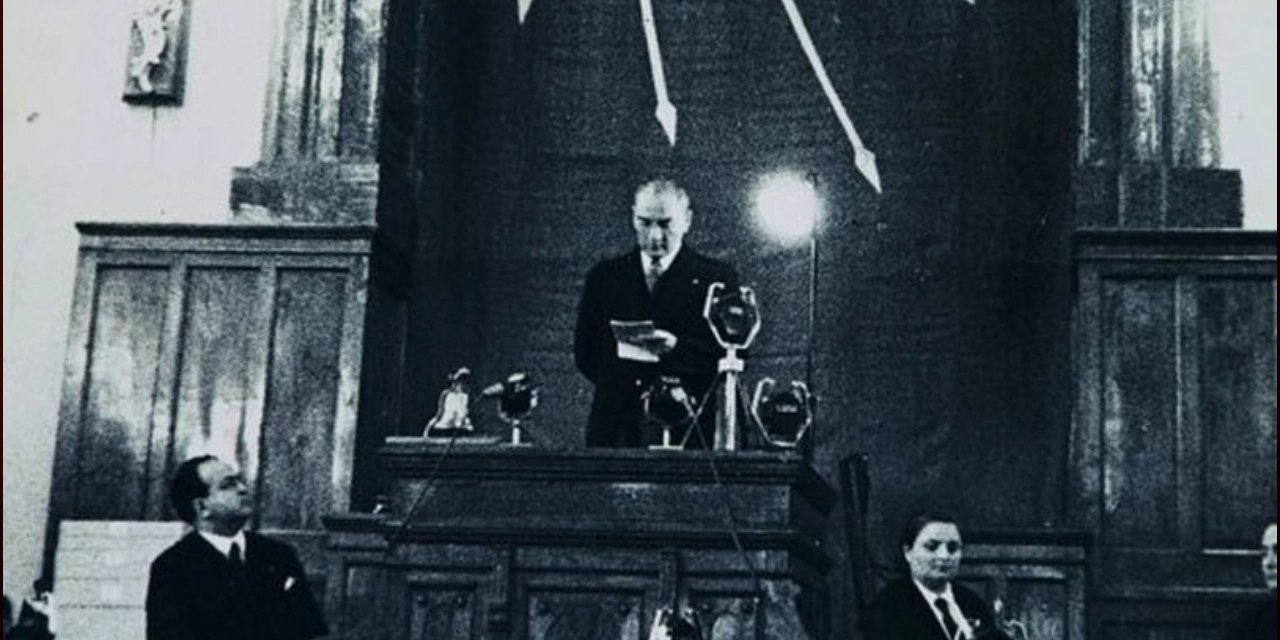 Atatürk dönemindeki CHP kurultayları