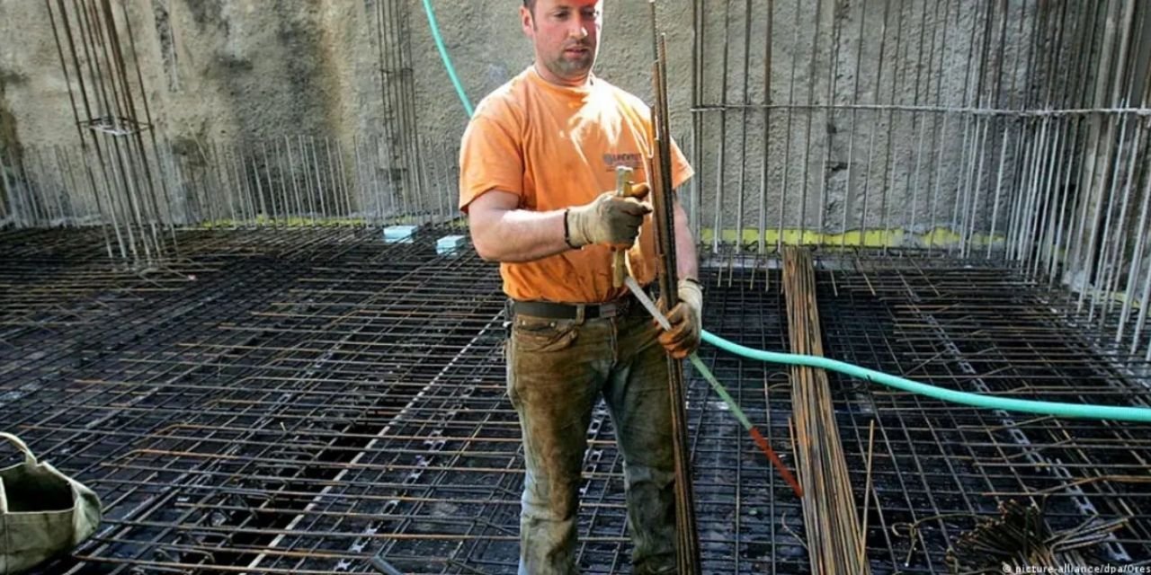 Yunanistan'da asgari ücret 830 euro oluyor