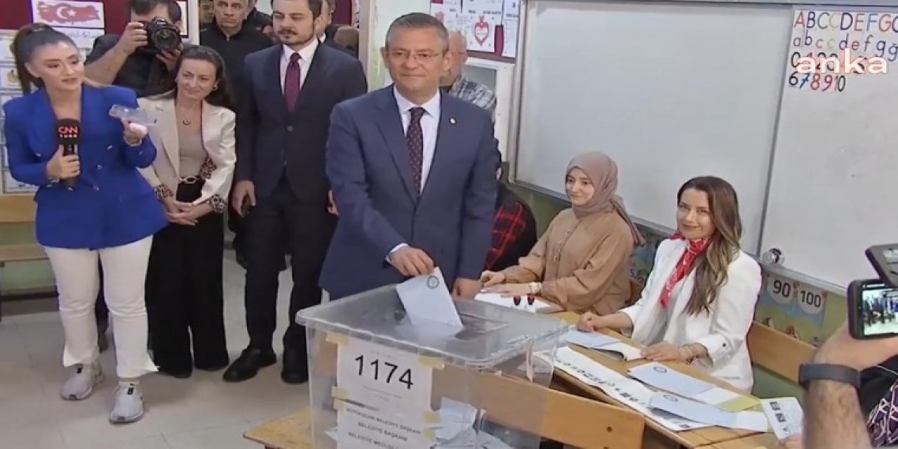 CHP lideri Özgür Özel Manisa'da oyunu kullandı: 'Silahlardan uzak durun' çağrısı