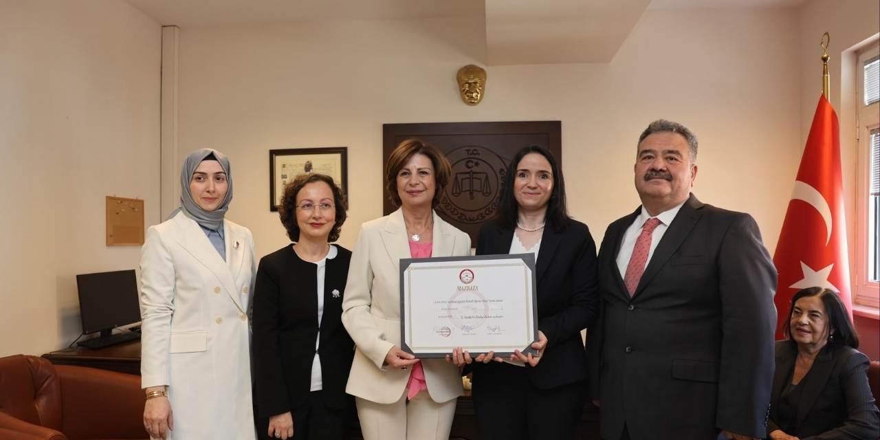Eskişehir’in ilk kadın başkanı Ayşe Ünlüce, görevine başladı