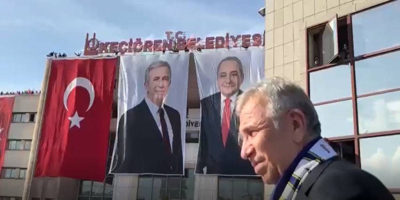 CHP'ye geçen Keçiören Belediyesi'ne 'T.C.' tabelası tekrar asıldı